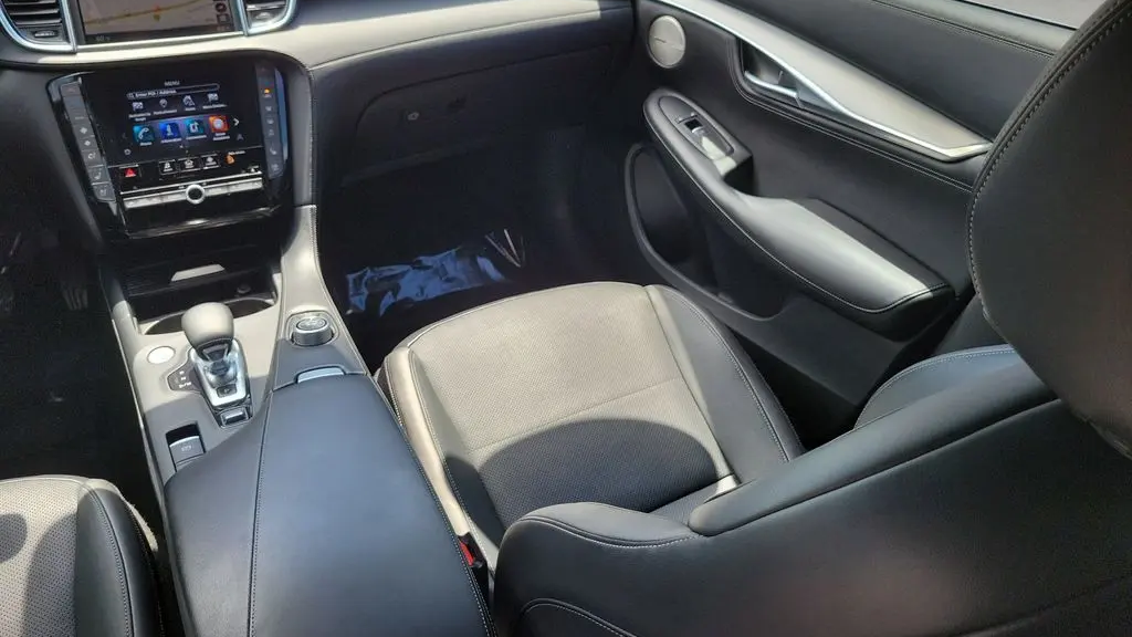 2022 INFINITI QX55 Essential
