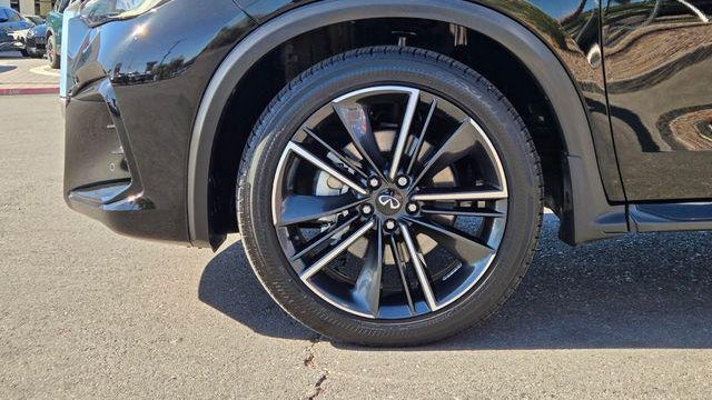 2023 INFINITI QX55 Essential