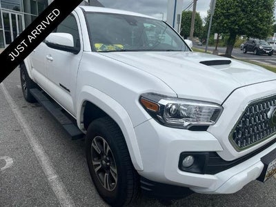 Photo of a 2019 Toyota Tacoma 4X2 TRD Off-Road 4DR Double Cab 5.0 FT SB for sale