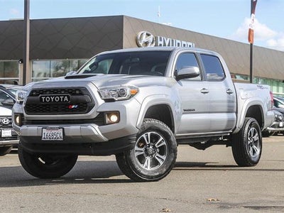 2017 Toyota Tacoma 4X2 TRD Sport 4DR Double Cab 5.0 FT SB