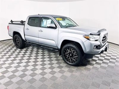 Photo of a 2019 Toyota Tacoma 4X2 TRD Off-Road 4DR Double Cab 5.0 FT SB for sale