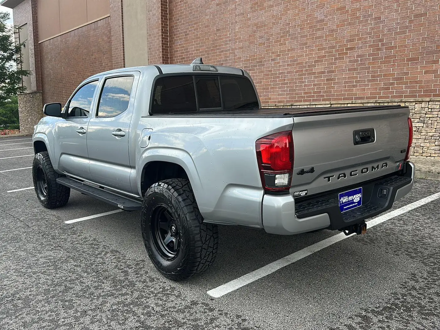 2022 Toyota Tacoma - $32,450