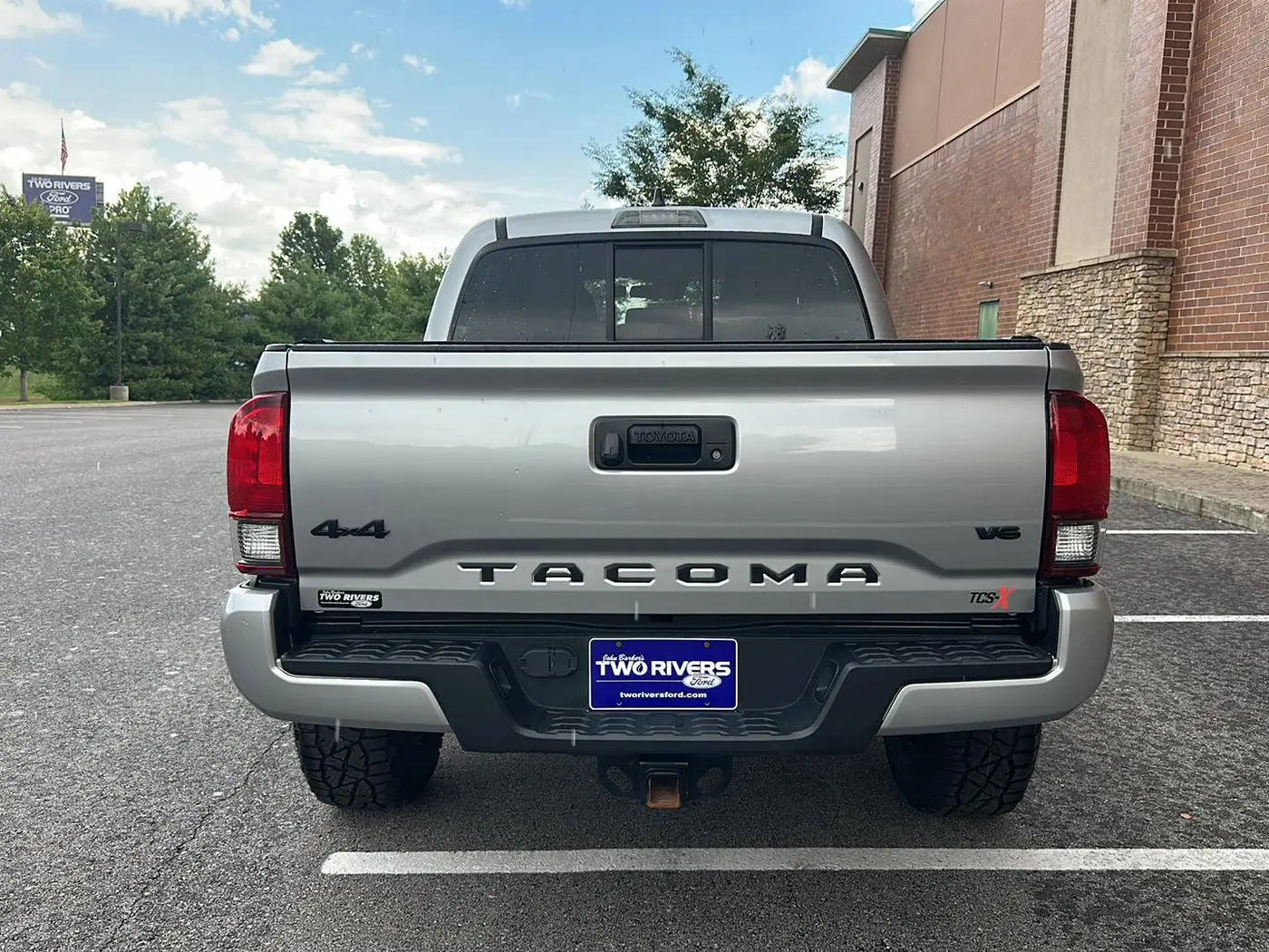 2022 Toyota Tacoma - $32,450