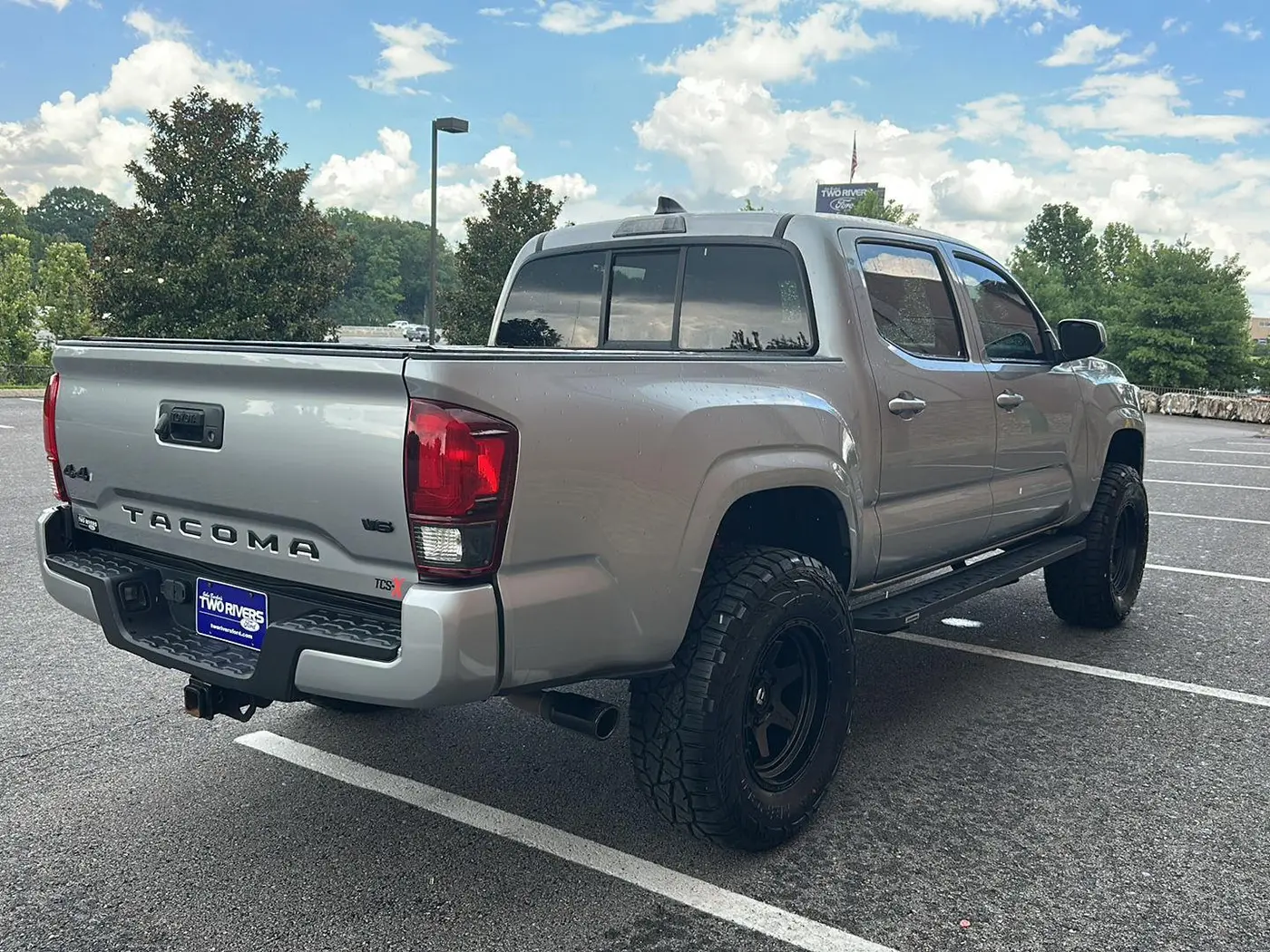 2022 Toyota Tacoma - $32,450