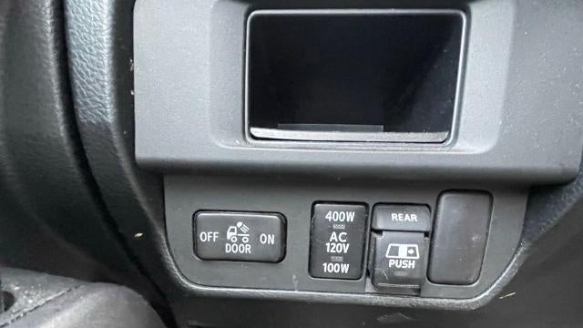 2017 Toyota Tacoma SR V6