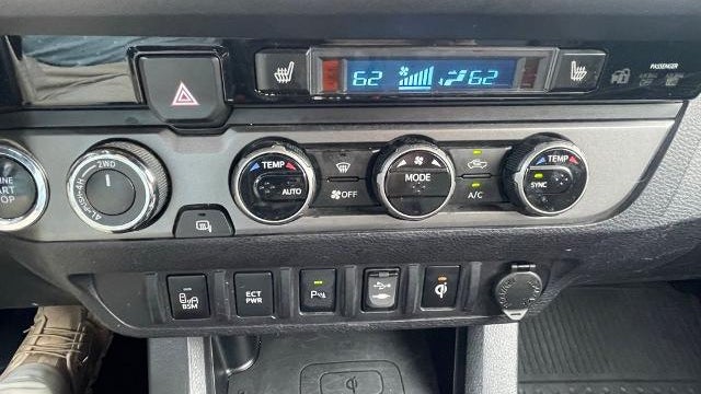2017 Toyota Tacoma SR V6