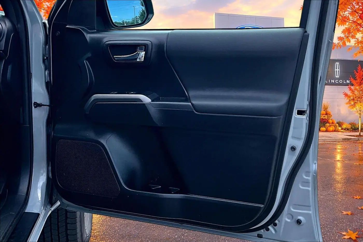 2019 Toyota Tacoma - $32,999