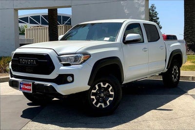 Photo of a 2019 Toyota Tacoma 4X4 TRD Pro 4DR Double Cab 5.0 FT SB 6M for sale