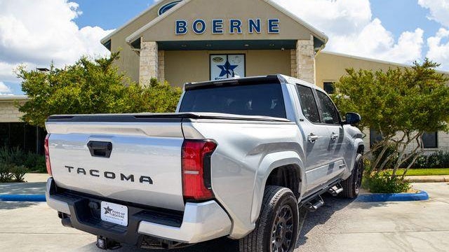 2025 Toyota Tacoma SR5