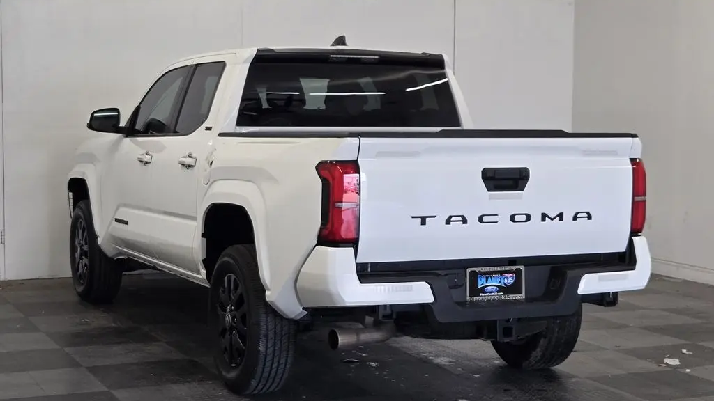 2025 Toyota Tacoma SR5