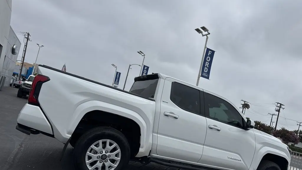 2025 Toyota Tacoma SR5