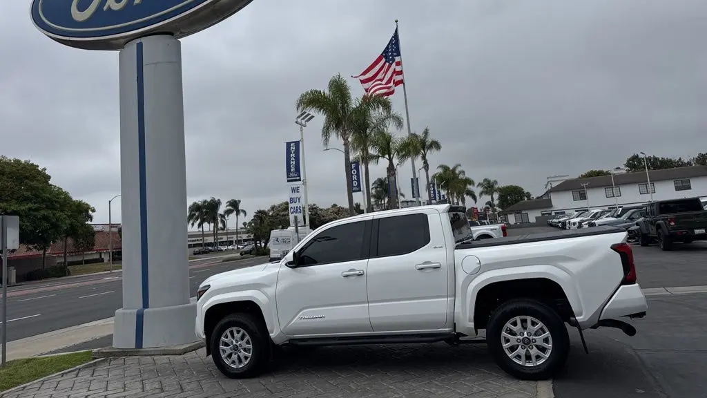 2025 Toyota Tacoma SR5