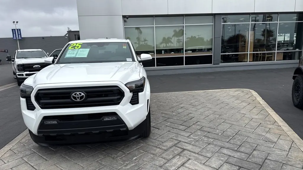 2025 Toyota Tacoma SR5