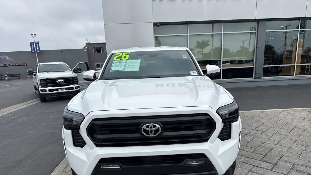 2025 Toyota Tacoma SR5