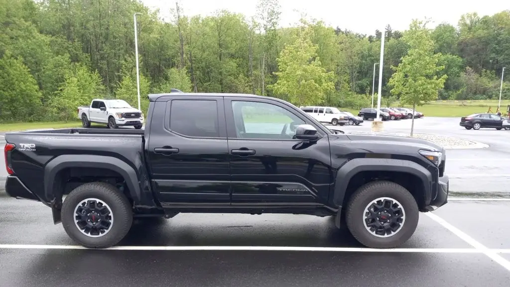2024 Toyota Tacoma SR5