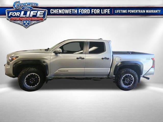 2024 Toyota Tacoma TRD Off-Road — photo 1 of 24