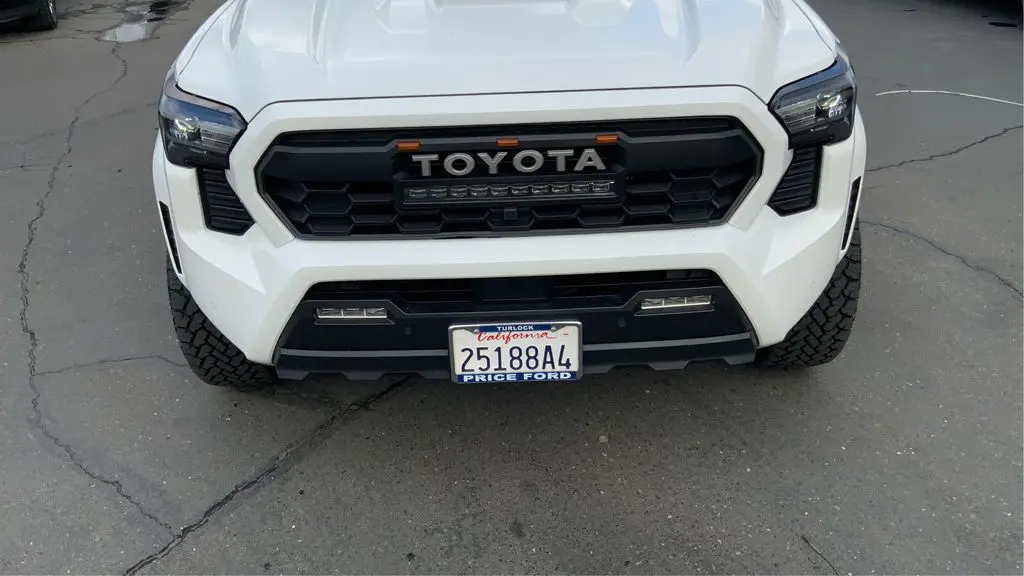 2024 Toyota Tacoma SR5
