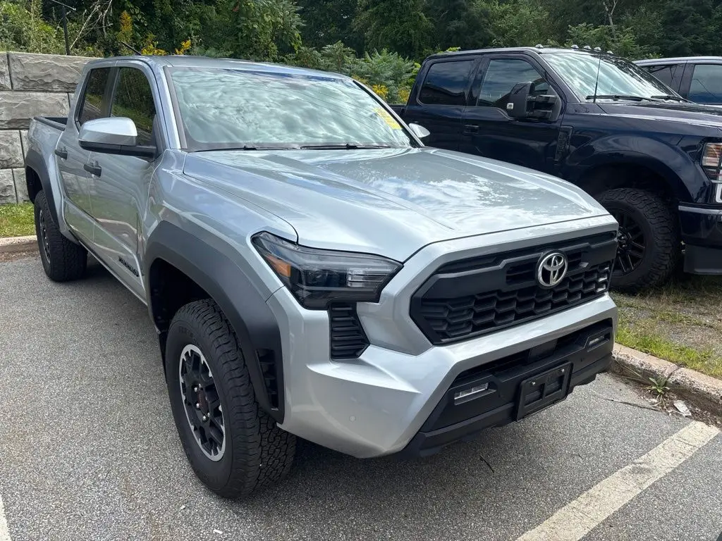 2024 Toyota Tacoma TRD Off-Road — photo 1 of 5