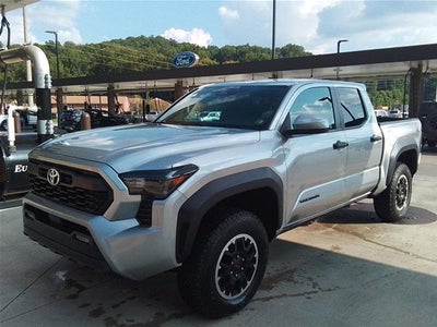 2025 Toyota Tacoma 4X4 SR5 4DR Double Cab 5.0 FT SB