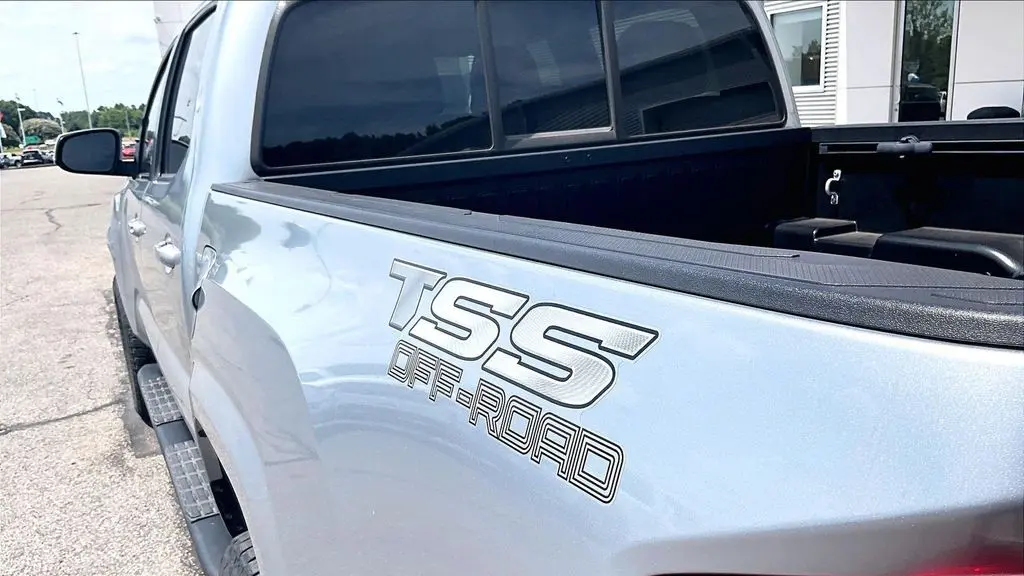 2022 Toyota Tacoma SR