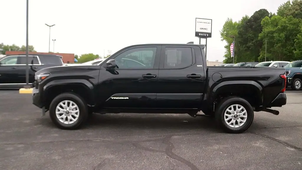 2025 Toyota Tacoma SR5