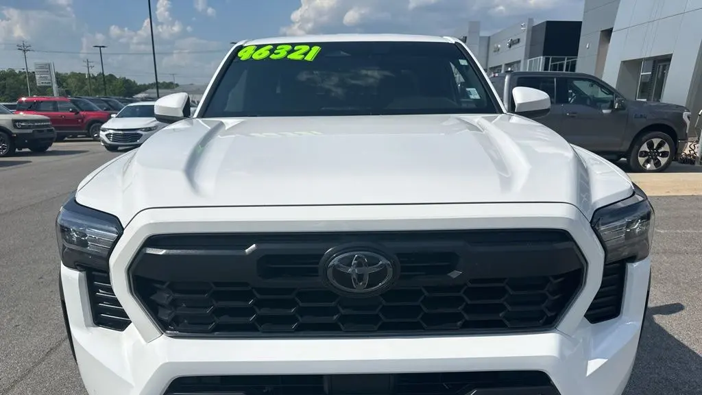 2025 Toyota Tacoma SR5