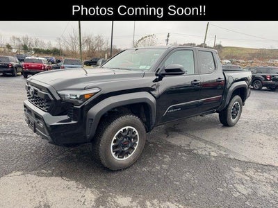 2024 Toyota Tacoma 4X4 TRD Off-Road 4DR Double Cab 5.0 FT SB 8A