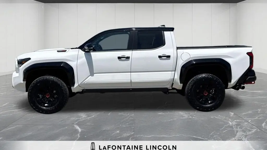 2025 Toyota Tacoma TRD Sport HV