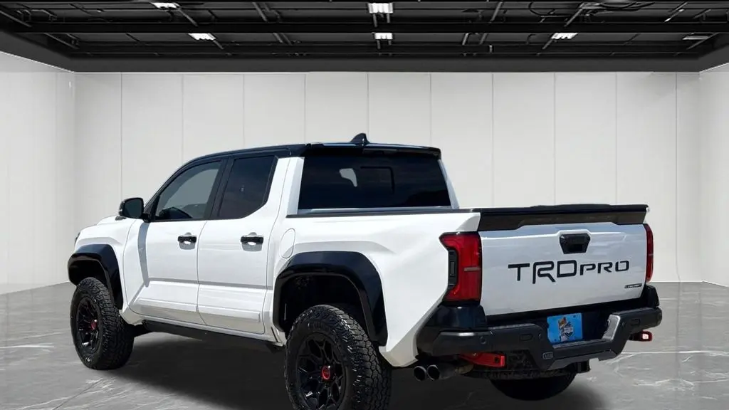 2025 Toyota Tacoma TRD Sport HV