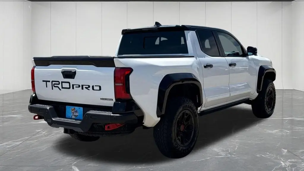 2025 Toyota Tacoma TRD Sport HV