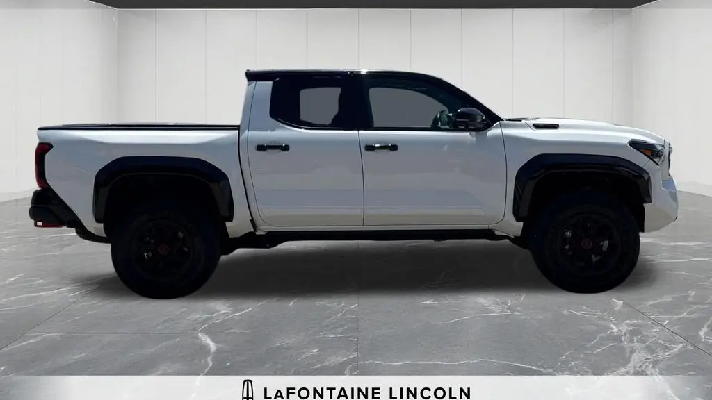 2025 Toyota Tacoma TRD Sport HV