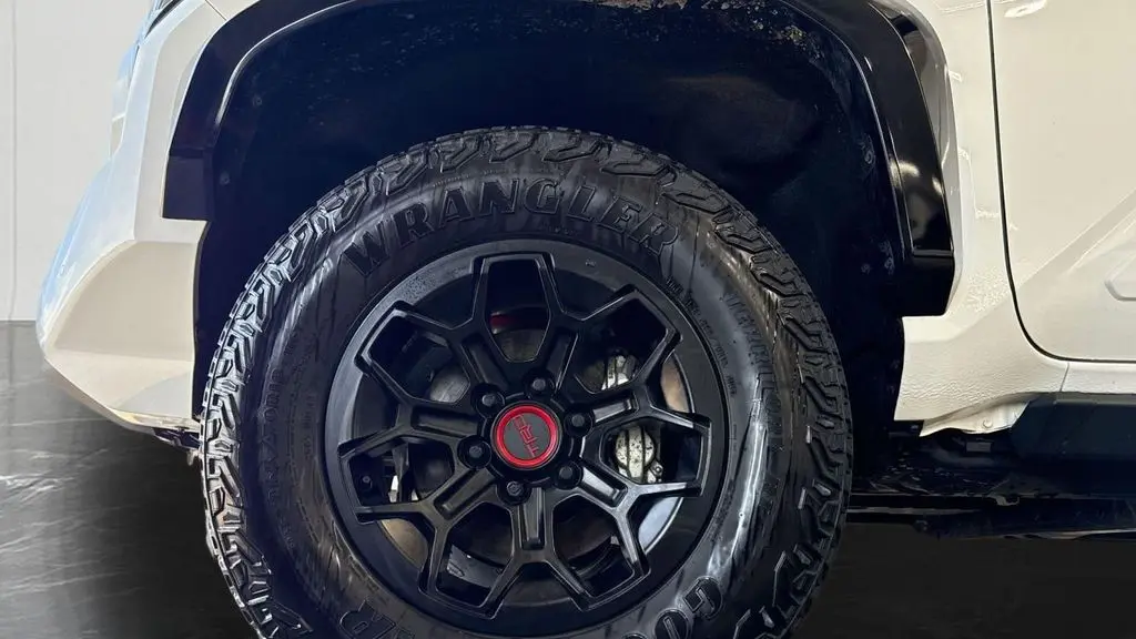 2025 Toyota Tacoma TRD Sport HV