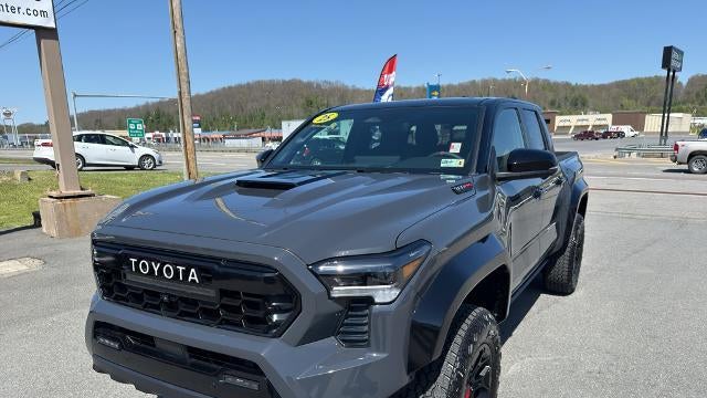 2025 Toyota Tacoma TRD Sport HV