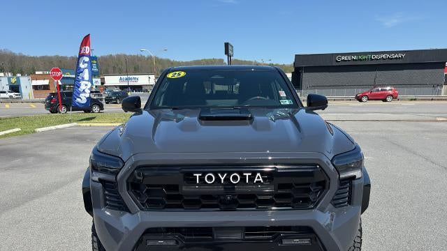 2025 Toyota Tacoma TRD Sport HV