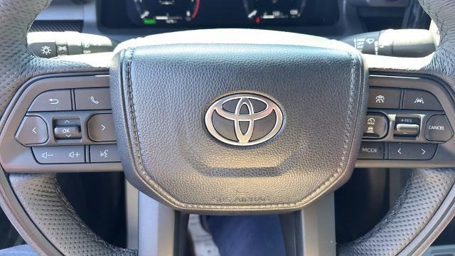 2025 Toyota Tacoma TRD Sport HV
