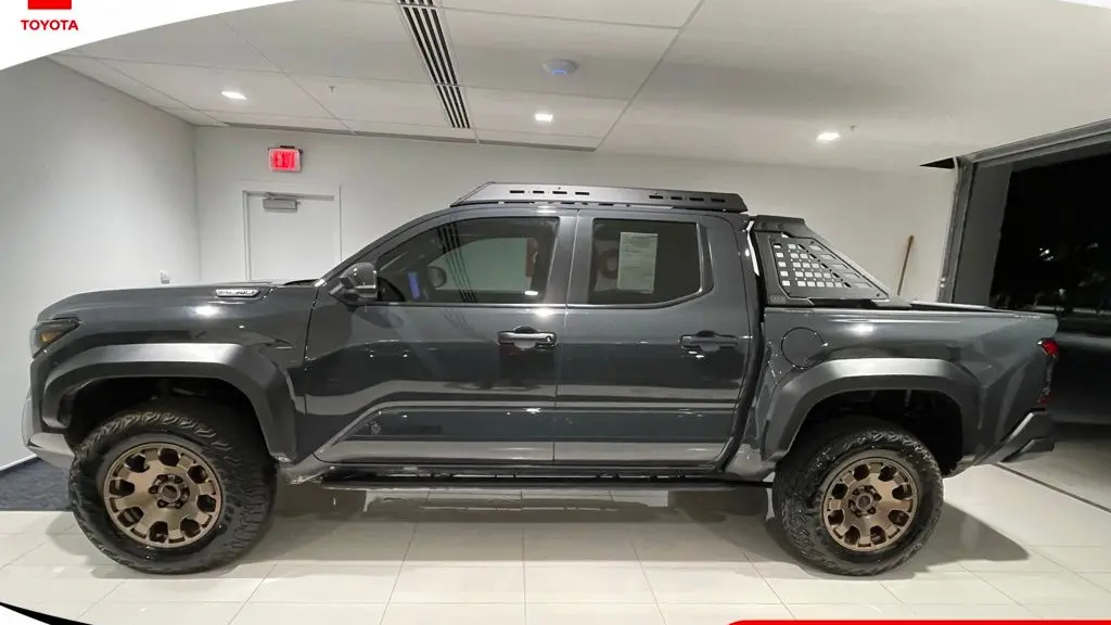 2025 Toyota Tacoma TRD Sport HV