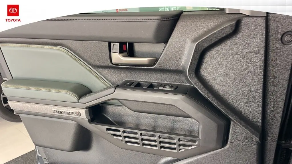 2025 Toyota Tacoma TRD Sport HV