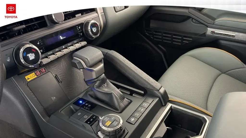 2025 Toyota Tacoma TRD Sport HV