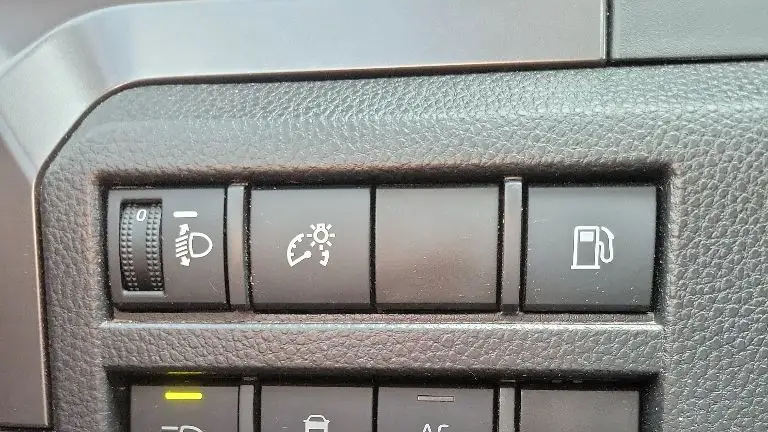 2025 Toyota Tacoma Trailhunter HV