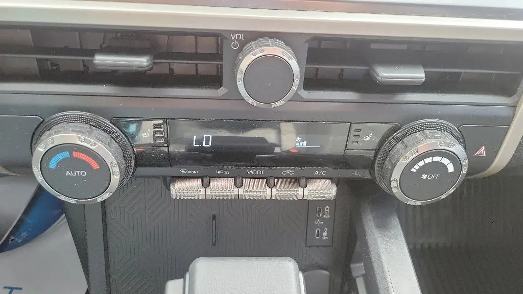 2025 Toyota Tacoma Trailhunter HV