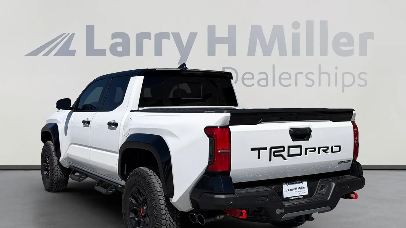 2025 Toyota Tacoma TRD Sport HV
