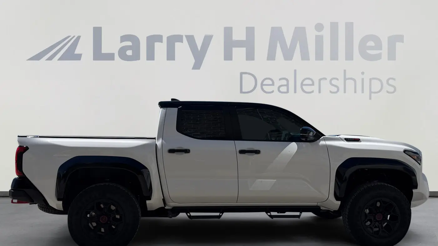 2025 Toyota Tacoma TRD Sport HV