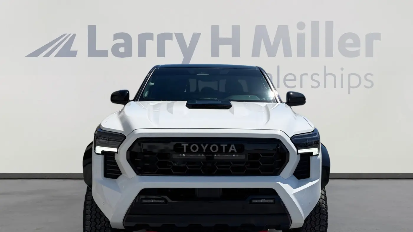 2025 Toyota Tacoma TRD Sport HV