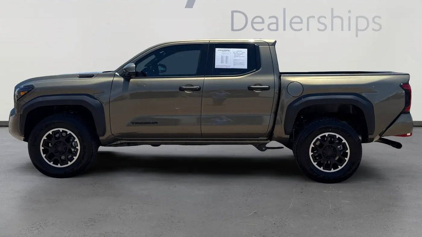 2026 Toyota Tacoma TRD Sport HV