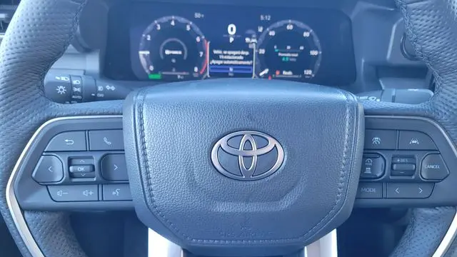 2025 Toyota Tacoma TRD Sport HV