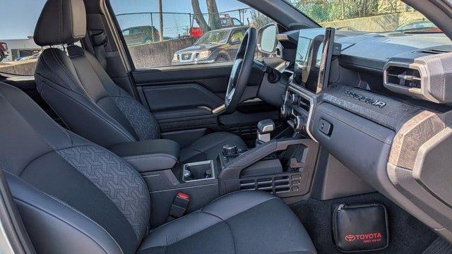 2025 Toyota Tacoma TRD Sport HV
