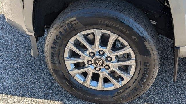 2025 Toyota Tacoma TRD Sport HV