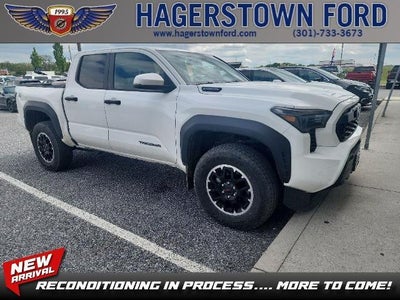 2024 Toyota Tacoma 4X4 TRD Sport HV 4DR Double Cab 5.0 FT SB