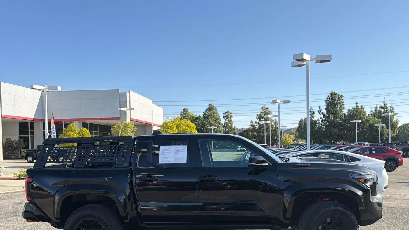 2025 Toyota Tacoma Trailhunter HV