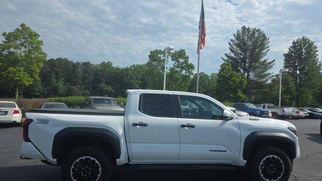 2024 Toyota Tacoma TRD Sport HV